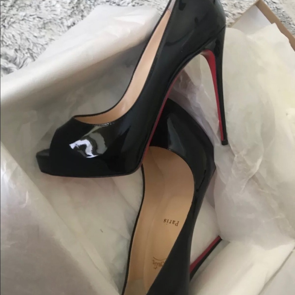 Christian Louboutin Very Prive 38.5 patent 120mm
